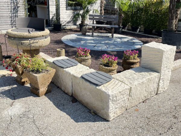 Yellow Sandstone Sitzquader